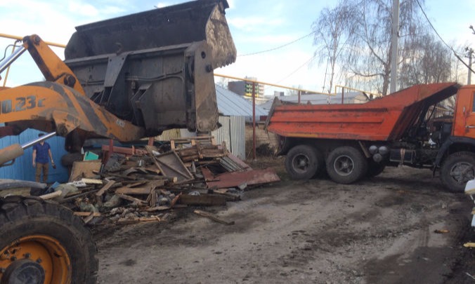 Вывоз строительного мусора Камаз 10 тонн в Нижнем Тагиле