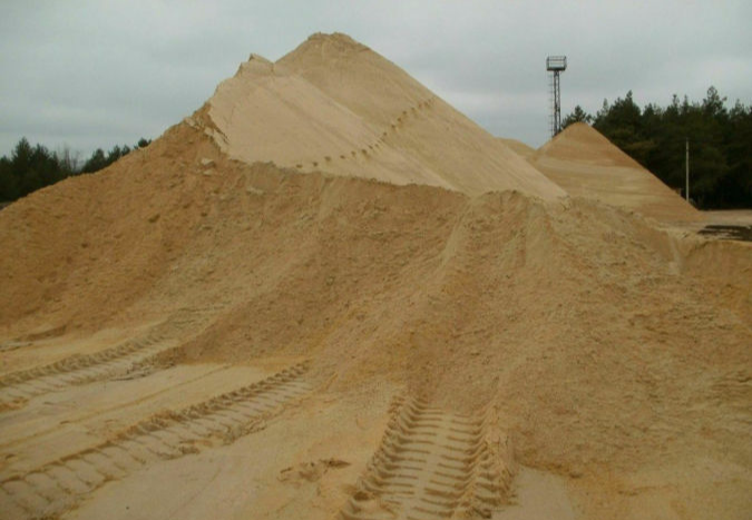 Песок отсыпочный с доставкой в Первоуральске